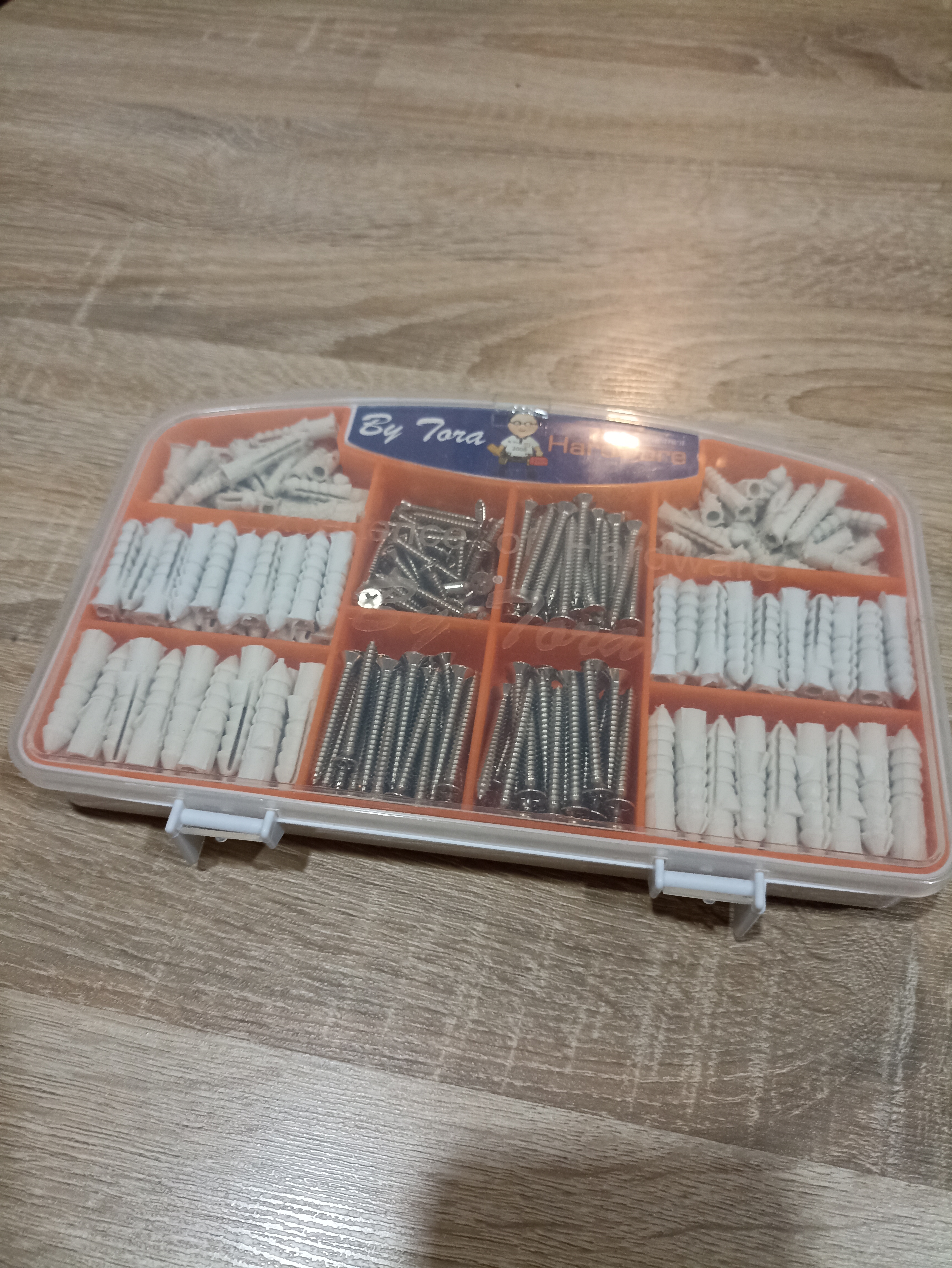 น๊อต และ พุ๊ก ไม่เคยใช้งาน